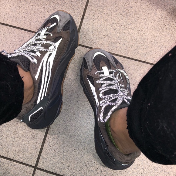 yeezy 700 geode reflective